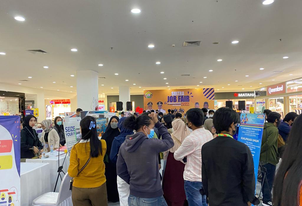 Hari Kedua Job Fair 2022 di Kendari, Ramai Pengunjung. Foto: Aldho.