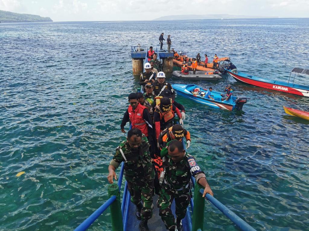 Korban saat ditemukan oleh tim SAR gabungan. Foto: Dok. Basarnas Kendari.