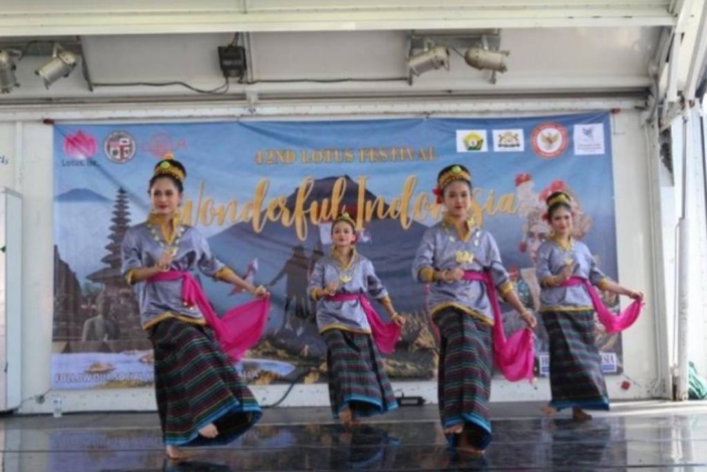 Sultra Tampilkan Tari Lulo dan Ragam Khas Busana di Amerika Serikat. Foto: Istimewa.