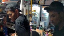 Pria di Kendari Curi Uang Rp11 Juta dan Emas hingga HP saat Pemilik Kios Tertidur, Terekam CCTV. Foto: Tangkapan Layar.