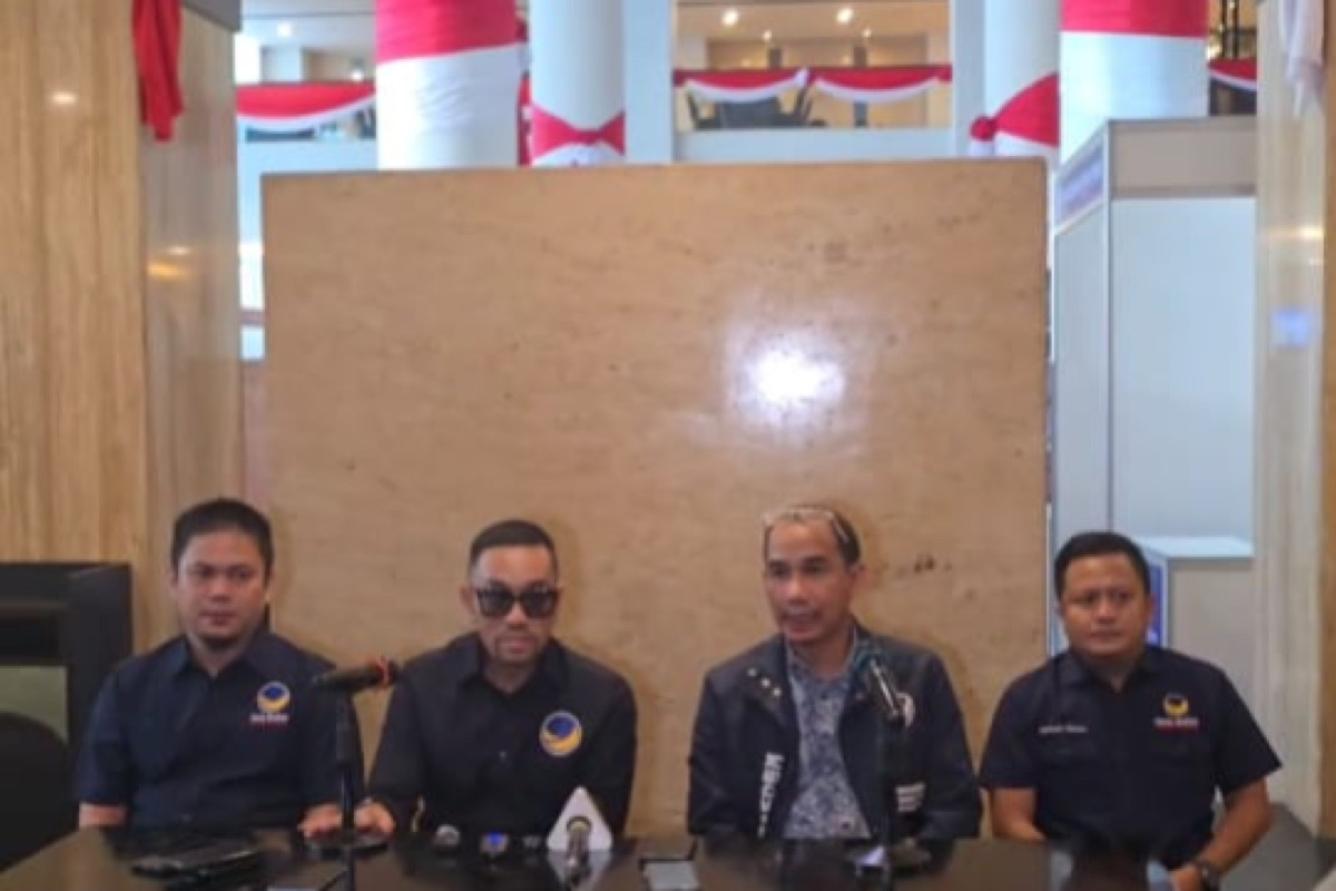 Petinggi Nasdem dan Bupati Koltim. Foto: Istimewa.a