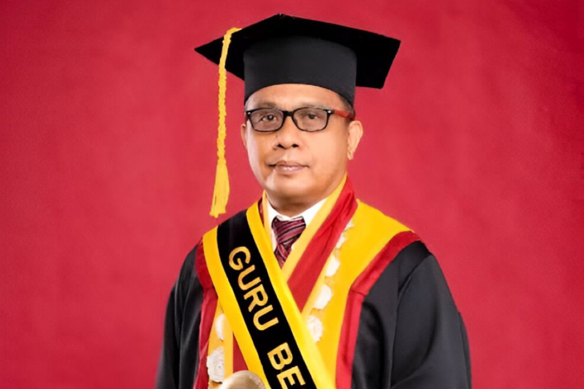 Prof Armid resmi dilantik sebagai Rektor Universitas Halu Oleo (UHO) Kendari. Foto: istimewa