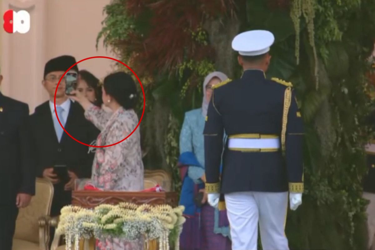 Puan Maharani Sibuk Foto dan Video Saat Upacara HUT RI ke-80. Foto: istimewa.