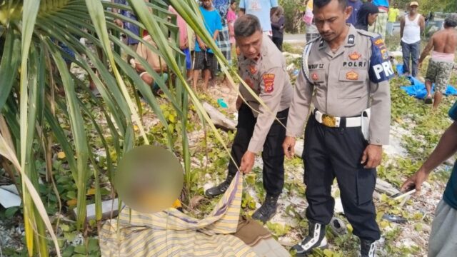 Diduga Tenggelam, Seorang Lansia Ditemukan Meninggal Dunia Terapung di Laut Buteng. Foto: istimewa.
