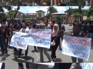 Buntut Intimidasi Wartawan, Puluhan Jurnalis Unjuk Rasa dan Polisikan 2 Ajudan Gubernur Sultra. Foto: Istimewa.