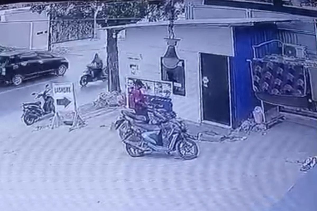 Lagi Cukur, Motor Warga Kendari Raib Digondol Pencuri di Puuwatu. Foto: Istimewa.