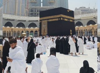 Umrah Mandiri Resmi Diizinkan, Ini Syarat dan Risikonya. Foto: Istimewa.