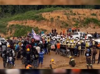 Banjir Hantam Sawah, Ratusan Petani Geruduk Industri IPIP Kolaka, Tuntut Ganti Rugi Rp31 Juta/Ha. Foto: Istimewa.