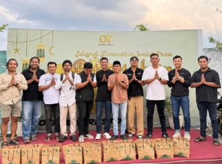 IAT UHO Berbagi Berkah Ramadan, Ratusan Paket Sembako Disalurkan untuk Warga Kendari. Foto: Istimewa.